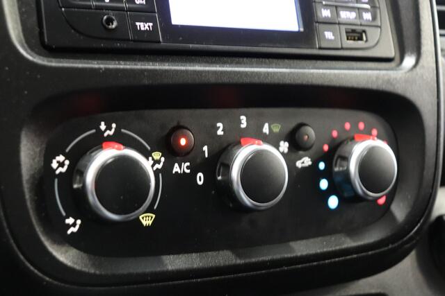 Renault TRAFIC 1.6 dCi EURO 6 - Airco - Cruise - PDC - Trekhaak - ¤ 10.900,- Excl.