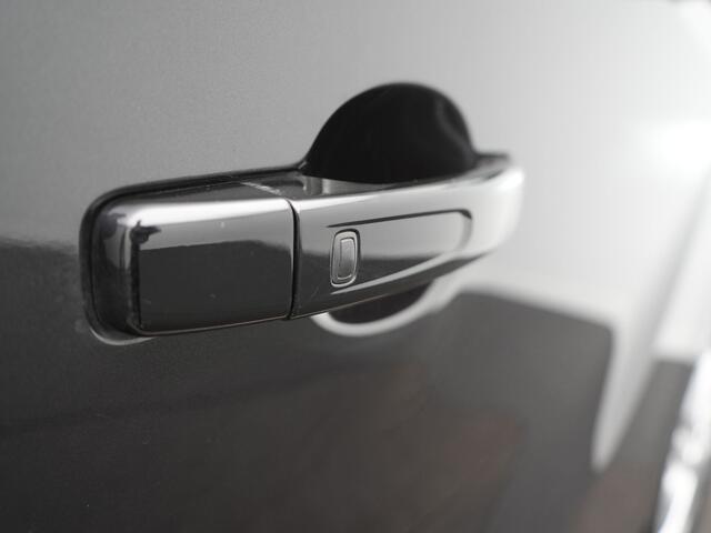 Renault TRAFIC Passenger 2.0 dCi 145 Grand Intens - 9 Persoons bus! - Automaat - All Seasonbanden - Achteruitrijcamera - Sidebars - Keyless Entry/Start - Cruise Control - Dealeronderhouden