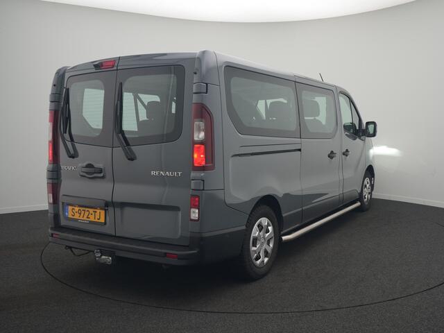 Renault TRAFIC - 9 Persoons bus! - All Seasonbanden - Achteruitrijcamera - Cruise Control - Sidebars - Trekhaak - Dealeronderhouden