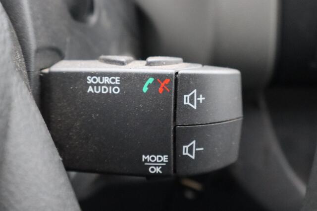 Renault TRAFIC Passenger 1.6 dCi Grand Authentique Energy 9 persoons, Radio cd speler, Navigatie, Trekhaak, BPM en BTW!