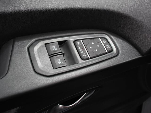 Renault TRAFIC 2.0 Blue dCi 150 Automaat L2H1 Advance DC Navigatie bluetooth DAB Camera Airco Trekhaak Houten bekleding Lichtmetalen velgen