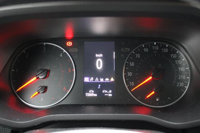 Renault TRAFIC 2.0 dCi 130 T29 L2H1 DC Business | Trekhaak | Navigatiesysteem | Cruise control | Achterruitrij camera | Tweede schuifdeur | Dubbel Cabine