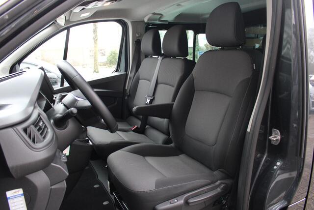 Renault TRAFIC 2.0 dCi 130 T29 L2H1 DC Business | Trekhaak | Navigatiesysteem | Cruise control | Achterruitrij camera | Tweede schuifdeur | Dubbel Cabine