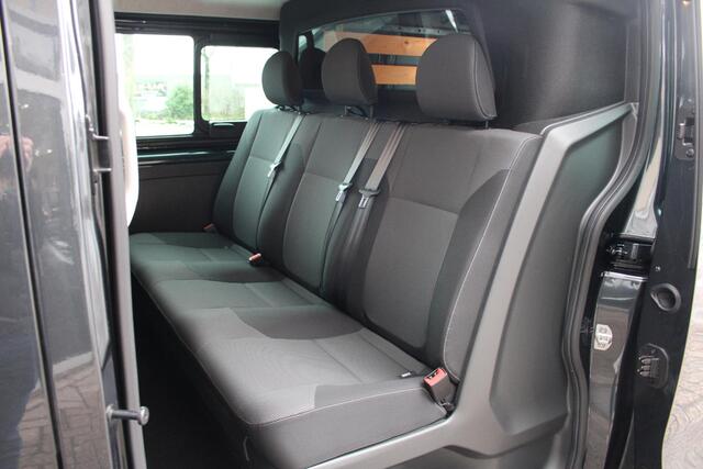 Renault TRAFIC 2.0 dCi 130 T29 L2H1 DC Business | Trekhaak | Navigatiesysteem | Cruise control | Achterruitrij camera | Tweede schuifdeur | Dubbel Cabine