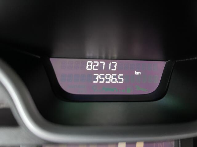 Renault TRAFIC 2.0 dCi 120pk T29 L2H1 Work Edition / vaste prijs rijklaar ¤ 17.950 ex btw / lease vanaf ¤ 302 / zwart metallic / ingerichte laadruimte / camera / airco / cruise / trekhaak !