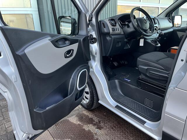 Renault TRAFIC Passenger 1.6 dCi 120pk BTW / BPM VRIJ!! marge Lengte 2 Airco Cruise control Navigatie PDC 1e eigenaar Combi Kombi Passenger Groepsvervoer Taxi Personenbus