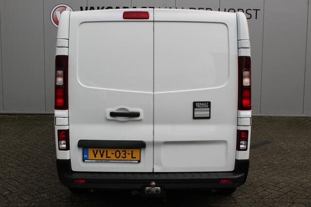Renault TRAFIC 2.0-130pk dCi T30 L2H1. Dames en heren ondernemers opgelet ! Erg nette Renault Trafic met slechts 45.000km ! Airco, cruise control, trekhaak, laadruimte betimmerd, telefoonvoorb., bijrijdersbank, centrale vergr. afstand bediend etc, etc