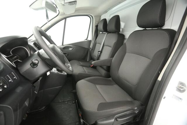 Renault TRAFIC 2.0 dCi 145PK L2H1 | Aut. | Airco | Cruise | Camera | 3 Zits | 2xSchuifdeur | Carplay | Parkeersens.