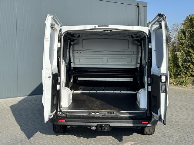 Renault TRAFIC 2.0 dCi 120 PK / L1H1 / 1e EIG. / 80.067 KM !! / 2x SCHUIFDEUR / TREKHAAK / AIRCO / CRUISE / NAVI