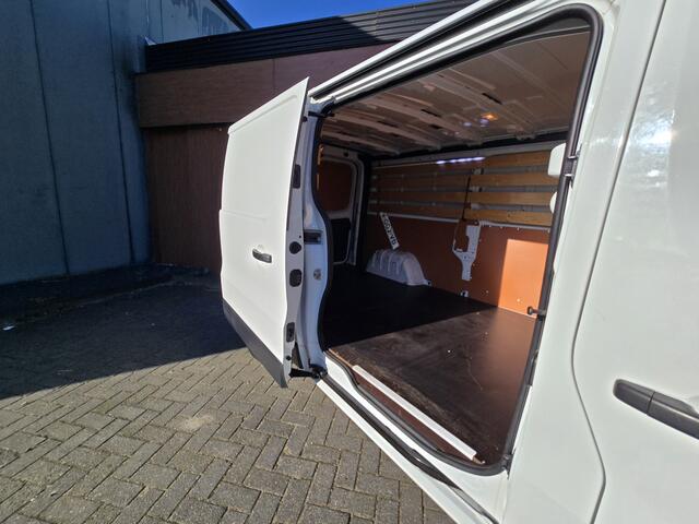 Renault TRAFIC 1.6 dCi T29 L2H1 Comfort ex. BTW | Airco | Camera | Cruise Control | Houten laadvloer | 2000 kg trekgewicht