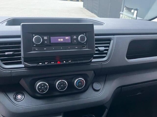 Renault TRAFIC 2.0 D 150pk EDC L1H1 - achterklep - Navi - Apple/Android - all season