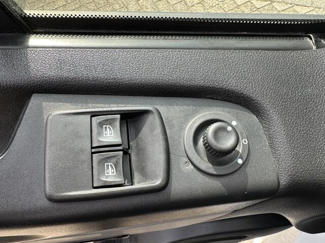 Renault TRAFIC 1.6 dCi T29 L2H1 Airco,Cruise,Navi,Pdc,Trekh 3 persoons