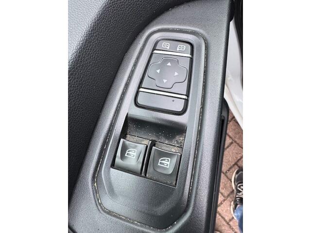 Renault TRAFIC 2.0 dCi 130pk L2 H1 Work Edition Euro6 Airco,Cruisecontrol,Navigatie