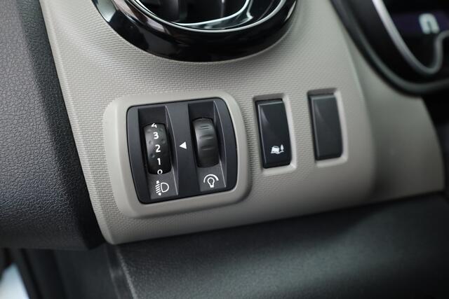 Renault TRAFIC 1.6 dCi Dubb.Cab. | 6 pers. | BPM vrij | Navi | Cruise Control | Airco | PDC+A | Android Auto |