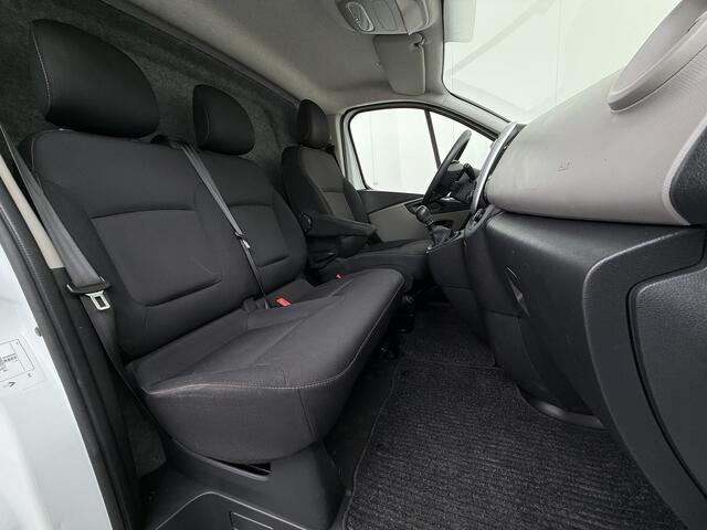 Renault TRAFIC DCI 126PK 3-Pers. EURO 6 Trekhaak Navi Airco Cruise Control Imperial Bluetooth Pdc Comfort Energy Achterdeuren Schuifdeur Betonplex Vloer Inbouwkasten 1.6dCi T29 L1H1 1e Eigenaar 2.000KG Trekgewicht Origineel Nederlandse Bus