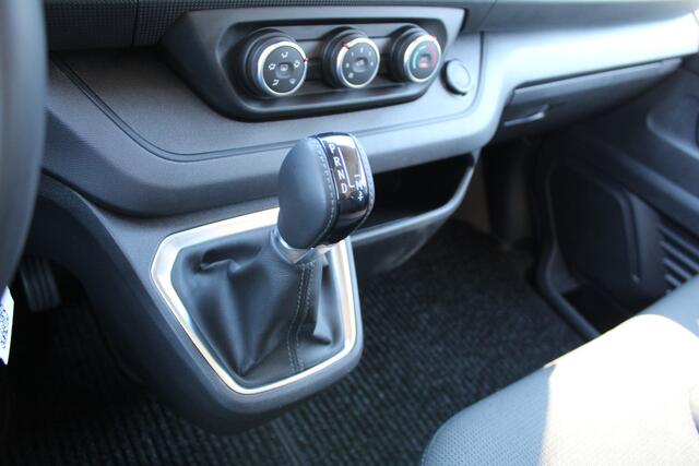 Renault TRAFIC 2.0 Blue 150Pk T29 L2H1 DC Black Edition 2x Schuifdeur | Automaat | 6 persoons