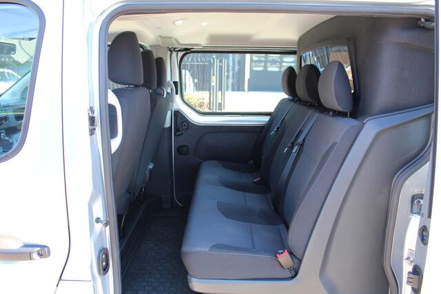 Renault TRAFIC 2.0 Blue 150Pk T29 L2H1 DC Black Edition 2x Schuifdeur | Automaat | 6 persoons