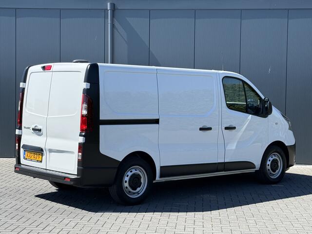 Renault TRAFIC 2.0 dCi 146 PK / AUTOMAAT / L1H1 / 1e EIG. / 2x SCHUIFDEUR / INRICHTING / CAMERA / 3-ZITS