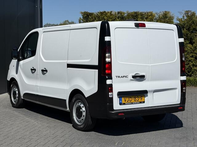 Renault TRAFIC 2.0 dCi 146 PK / AUTOMAAT / L1H1 / 1e EIG. / 2x SCHUIFDEUR / INRICHTING / CAMERA / 3-ZITS
