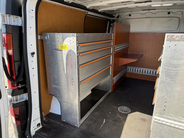 Renault TRAFIC 2.0 dCi 146 PK / AUTOMAAT / L1H1 / 1e EIG. / 2x SCHUIFDEUR / INRICHTING / CAMERA / 3-ZITS