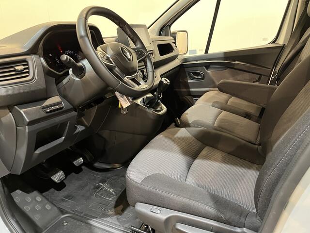 Renault TRAFIC 2.0 dCi 130 PK L1H1 Servicebus / Inrichting / Euro 6 / Schuifdeur L + R / 220V. / Airco / CarPlay / Camera / Trekhaak / Cruise Control / LED / 3-Zits / 31.500 KM!!