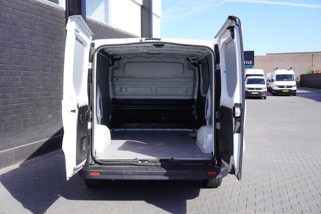 Renault TRAFIC 2.0 dCi 130PK EURO 6 - Airco - Navi - Camera - Cruise - ¤15.900,- Excl.