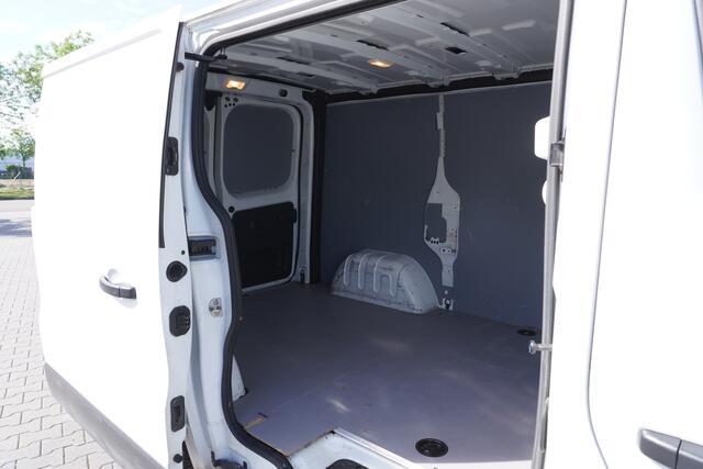 Renault TRAFIC 2.0 dCi 130PK EURO 6 - Airco - Navi - Camera - Cruise - ¤15.900,- Excl.