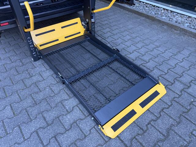 Renault TRAFIC 4+1 Rolstoelbus 1.6 dCi T29 L2H1 Comfort (Zeer nette en mooie uitgevoerde bus met lift!)