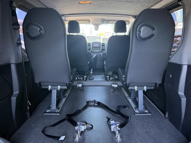 Renault TRAFIC 4+1 Rolstoelbus 1.6 dCi T29 L2H1 Comfort (Zeer nette en mooie uitgevoerde bus met lift!)