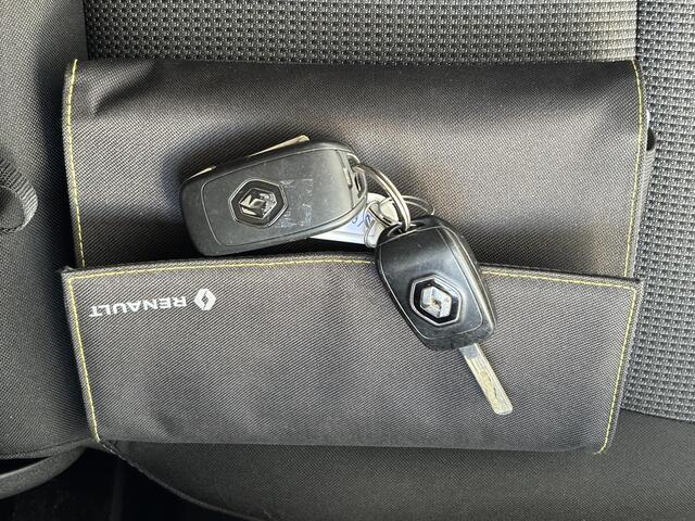 Renault TRAFIC 2.0 dCi 130 T30 L2H1 Work Edition / Trekhaak / 2500 kg trekgewicht / Apple Carplay / Android Auto / Achteruitrijsensoren / Cruise Control / DAB Radio /