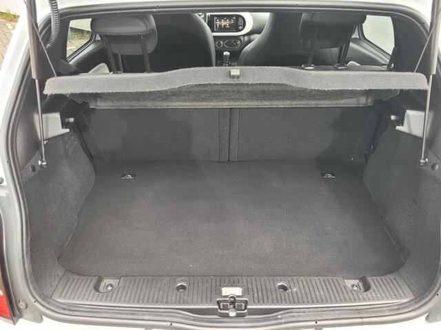 Renault TWINGO 0.9 TCe 92 PK Intens | Leder | Carplay | All Season | Parkeerhulp | Dealer Onderhouden
