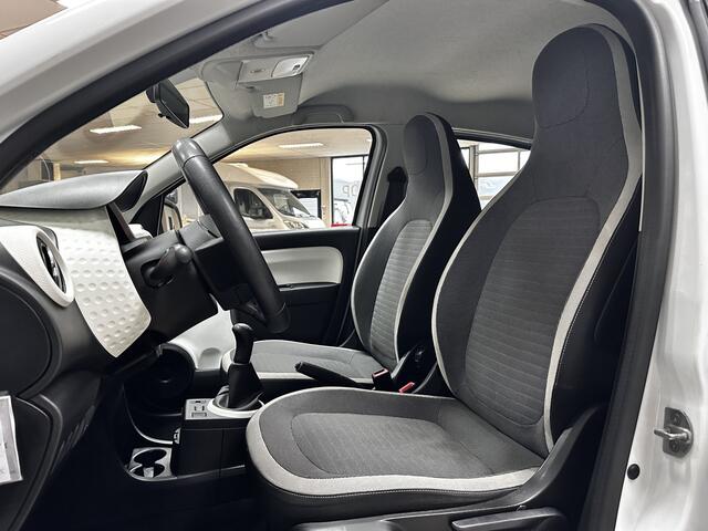 Renault TWINGO 1.0 SCe Collection/ DAB+/ Airco/ Elek. pakket/ Isofix/ Bluetooth/ Multi. Stuur/ LED Dagrijverl./ Getint glas/ Dakspoiler.