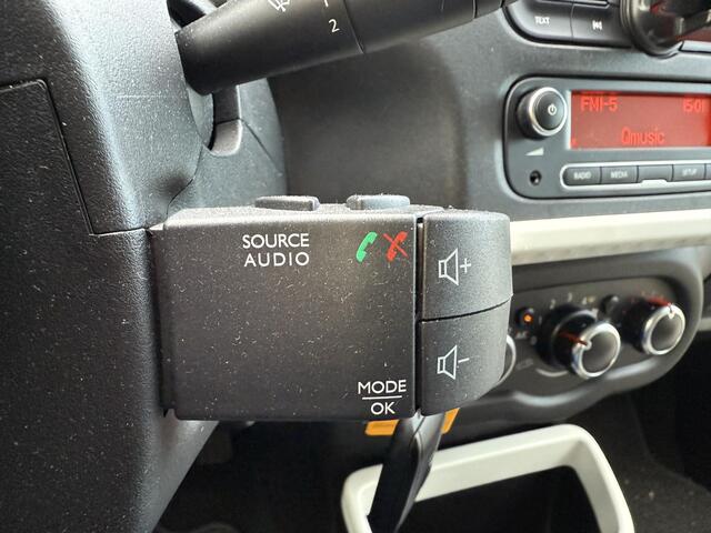 Renault TWINGO 1.0 SCe Collection / Airco / All-Season banden / Bluetooth / Elektrische ramen voor / 5-deurs / Zeer weinig kilometers NAP