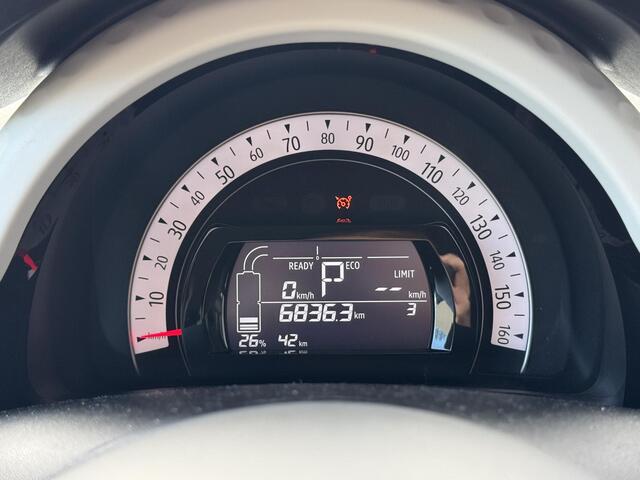 Renault TWINGO Z.E. R80 Life / WLTP 186 km stad 261 km / Navigatie via Apple Carplay Android Auto / Airco / Parkeersensoren achter / DAB Radio / Climate Control /