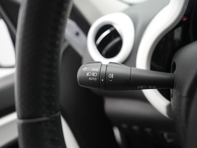 Renault TWINGO SCe 75 Intens - RIJKLAARPRIJS - All Seasonbanden - Achteruitrijcamera - Multimediascherm! - Cruise Control