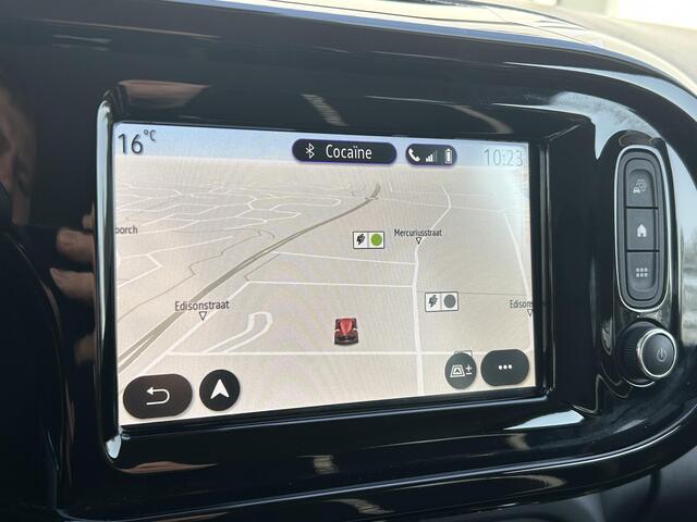 Renault TWINGO Z.E. R80 E-Tech Série Limitée Urban Night 22 kWh / Achteruitrijcamera / Apple Carplay & Android Auto / Navigatie / Climate Control / Parkleersensoren / Lichtmetalen Velgen 16" /