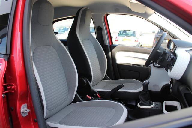 Renault TWINGO 1.0 SCe Collection | TomTom Navigatie | Bluetooth | Airco