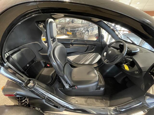 Renault TWIZY Intens 45 45 KM / 2 ZITPLAATSEN / WEINIG KILOMETERS / AL VANAF 16 JARIG LEEFTIJD RIJBAAR /