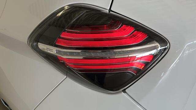 Renault ZOE R135 Iconic 52 kWh APPLE CARPLAY ANDROID AUTO / CLIMATE CONTROLE / CRUISE CONTROLE / NAVIGATIE / PARKEERSENSOREN+CAMERA.