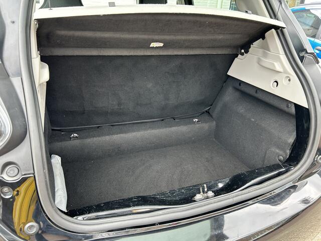 Renault ZOE Q210 Zen Quickcharge 22 kWh (ex Accu) | Automatische airco | achteruitrijcamera | Bleutooth | Cruise control | Lichtmetalen velgen