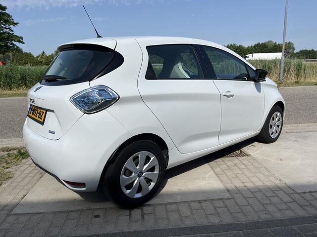 Renault ZOE R90 Life 41 kWh Huur Accu / Airco / Cruise /
