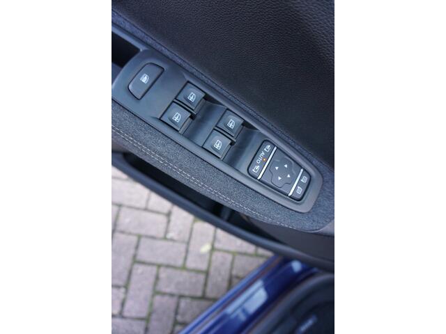 Renault ZOE R135 Iconic 52 kWh (Koopaccu) Camera | Stoelverw. | Apple Carplay * All in prijs *