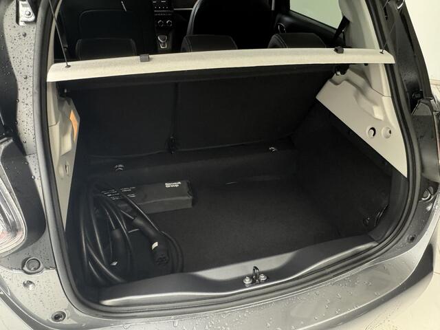 Renault ZOE R135 Iconic 52 kWh | Navigatie | Camera | Stoel + stuurverwarming | Warmtepomp |