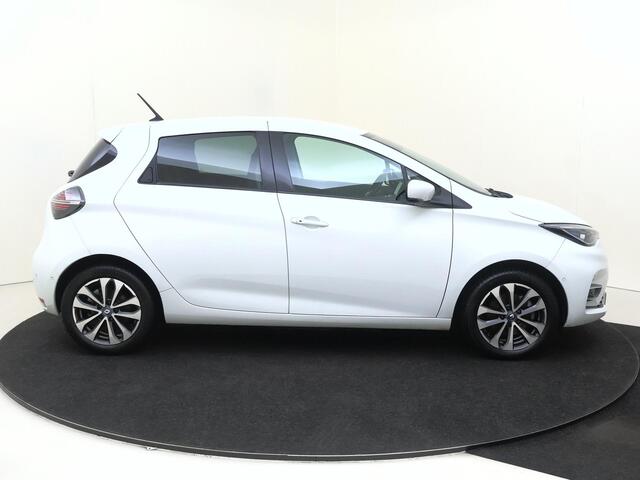Renault ZOE R135 Intens 52 kWh |AUTOMAAT |395 km WLTP | Cruise & Climate Control |Navigatie |Achteruitrijcamera |PDC voor & achter |Privacy Glass |LM velgen|