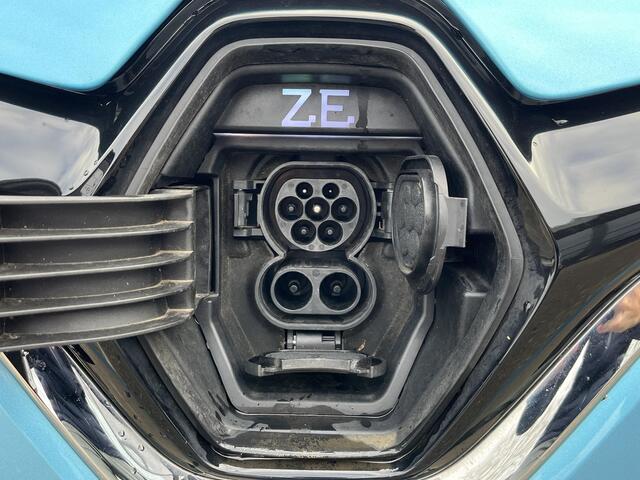 Renault ZOE R135 Intens 52 kWh VAN: ¤16.900- VOOR: ¤13.877,- UW EINDEJAARSVOORDEEL: ¤3.023 |SOH 94% KOOPACCU | 3-FASE LADER + SNELLAADFUNCTIE | STOEL + STUURWIELVERWARMING | CAMERA | NAVI |Rijklaar geleverd met 12 maanden BOVAG-garantie