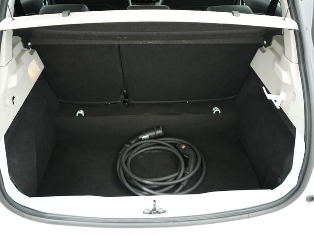 Renault ZOE R135 INTENS 52 KWH CCS 3-FASE | Navi | Clima | Camera