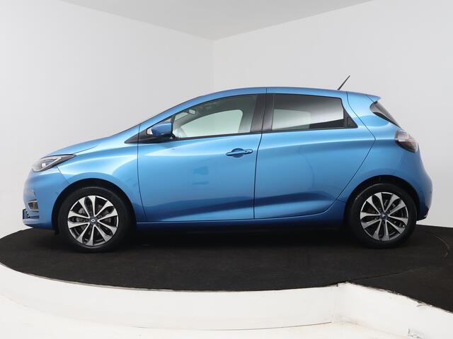 Renault ZOE R135 Intens 52 kWh (ex Accu) WLTP actieradius: ± 390 km Laadtijd AC van 0% tot 100% in 03:00 Laadtijd DC van 0% tot 80% in 01:10 WORDT VERWACHT Locatie Mazda RIJEN Adres: Parallelweg 49, 5121 LD Rijen