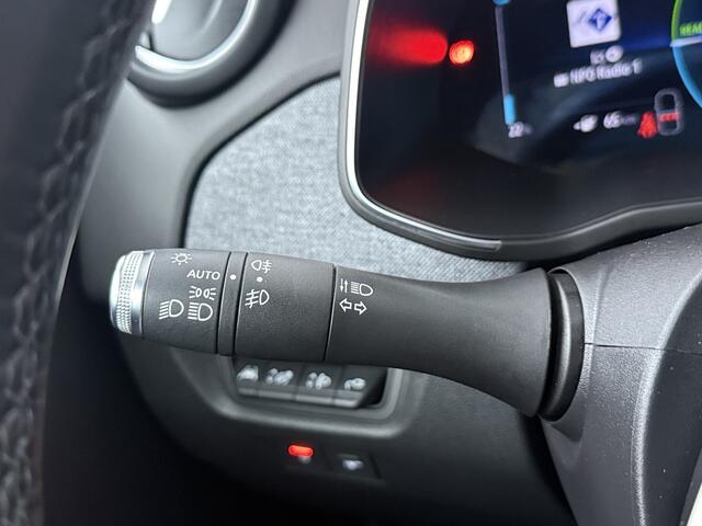 Renault ZOE R135 Intens 52 kWh (ex Accu) WLTP actieradius: ± 390 km Laadtijd AC van 0% tot 100% in 03:00 Laadtijd DC van 0% tot 80% in 01:10 WORDT VERWACHT Locatie Mazda RIJEN Adres: Parallelweg 49, 5121 LD Rijen