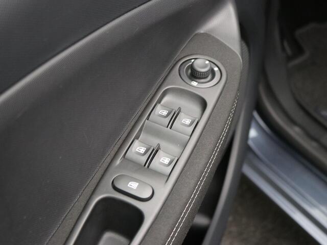 Renault ZOE R90 Intens 41 kWh / Koop accu / SoH 88% / Navigatie / Cruise Control / Airco Climate control / Achteruit rijcamera / All seasonbanden / Historie aanwezig /