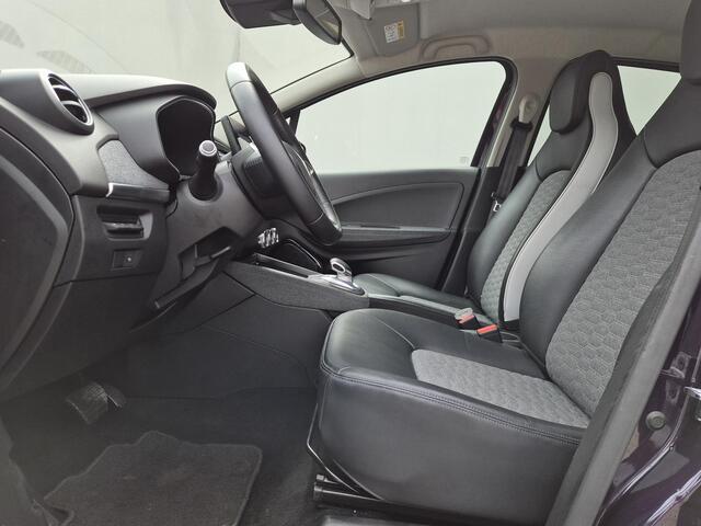 Renault ZOE R135 Intens 52 kWh / SOH 94% / Koop accu / dealer onderhouden / CCS Snelladen / Achteruitrijcamera / Cruise control / Apple Carplay Android Auto / Warmtepomp / Parkeersensoren voor en achter /